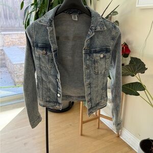 H&M Light Wash Blue Denim Jean Jacket